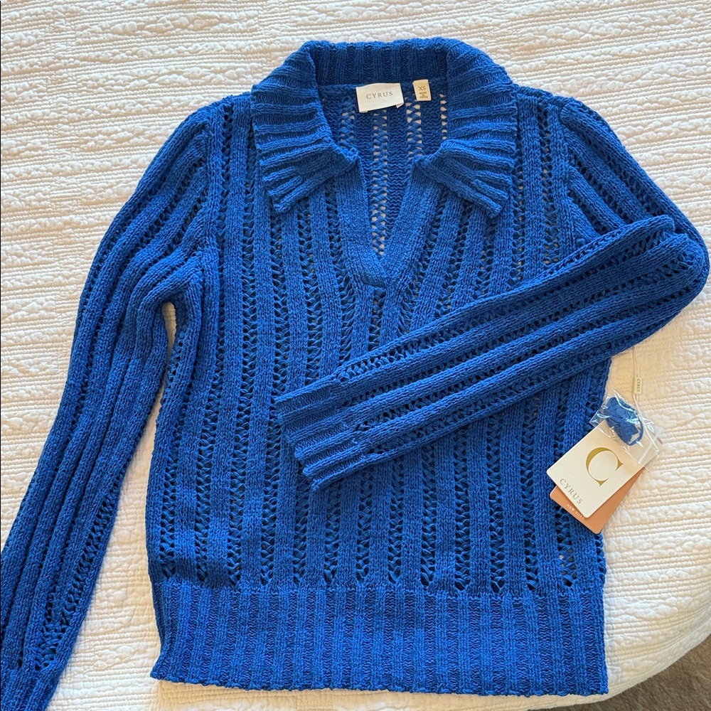 Cyrus Women's Deep Blue V-Neck Sweater